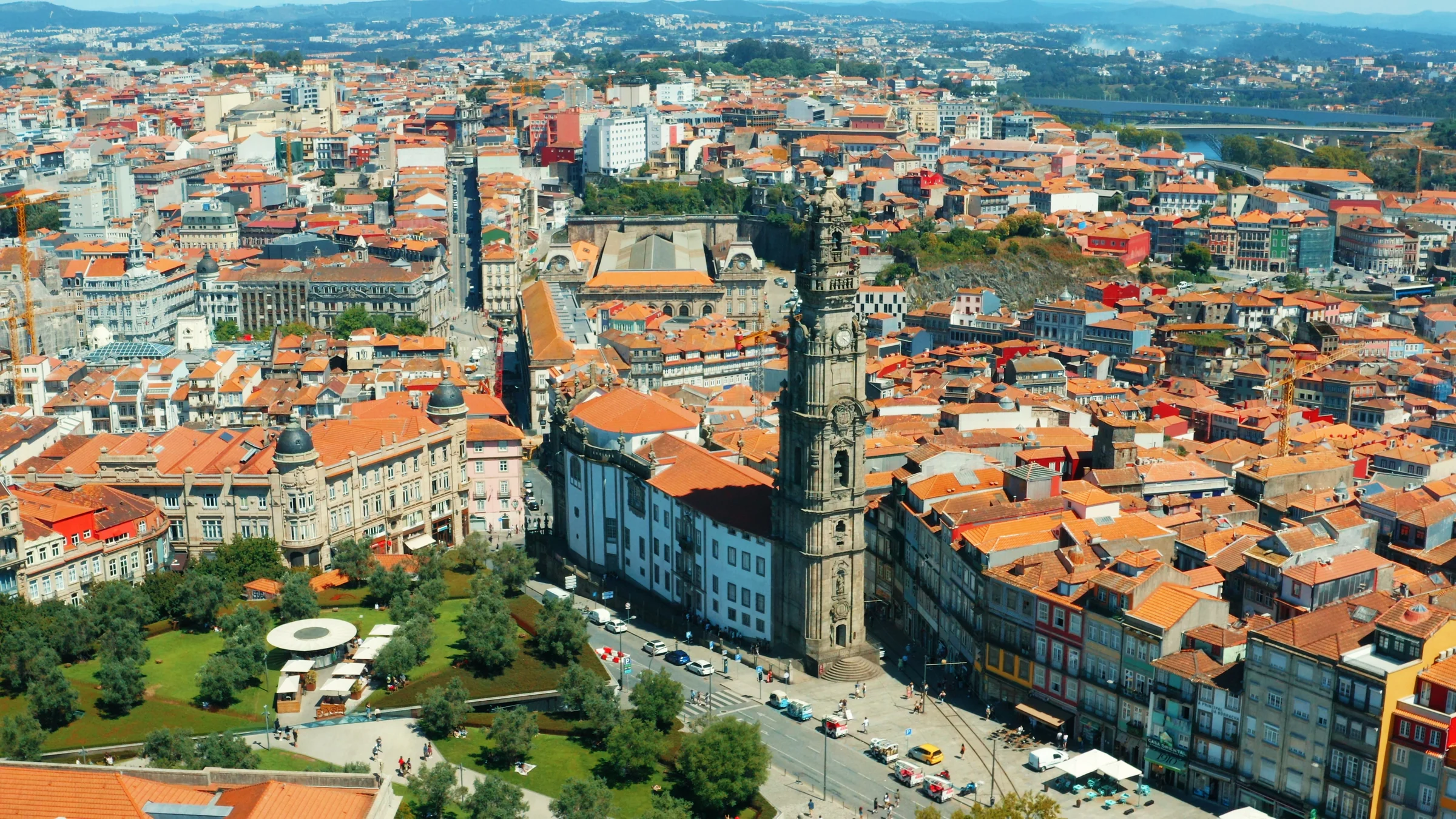 5 views of Porto you only enjoy from Clérigos, capa do vídeo
